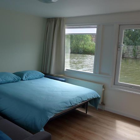 شقة Houseboat In The Center, 5 Min Walk To Tropical Museum, Free Wifi! أمستردام المظهر الخارجي الصورة